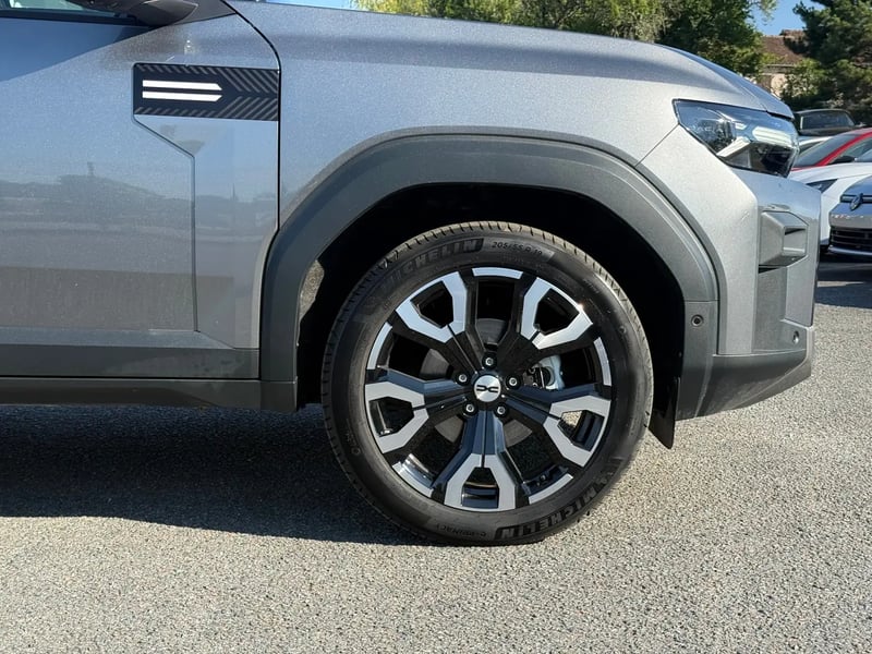 Photo de la voiture DACIA BIGSTER HYBRID 155 Journey