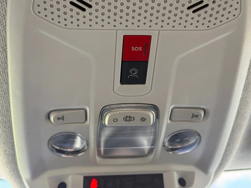 Photo de la voiture CITROEN C4 PureTech 130 S&S EAT8 Shine