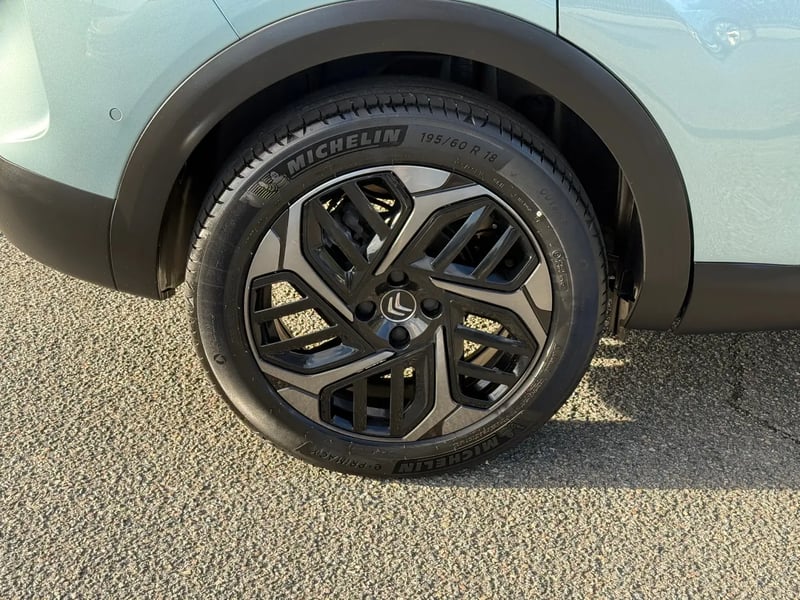 Photo de la voiture CITROEN C4 PureTech 130 S&S EAT8 Shine