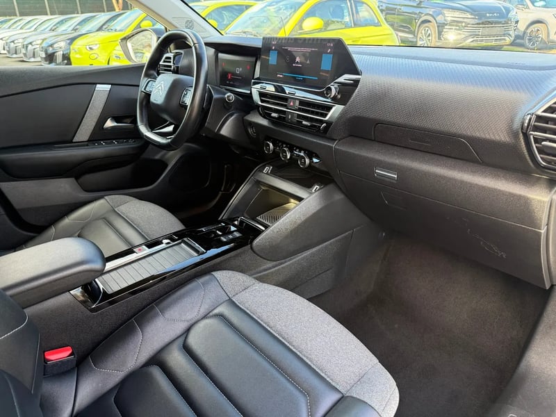 Photo de la voiture CITROEN C4 PureTech 130 S&S EAT8 Shine