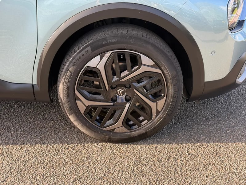 Photo de la voiture CITROEN C4 PureTech 130 S&S EAT8 Shine