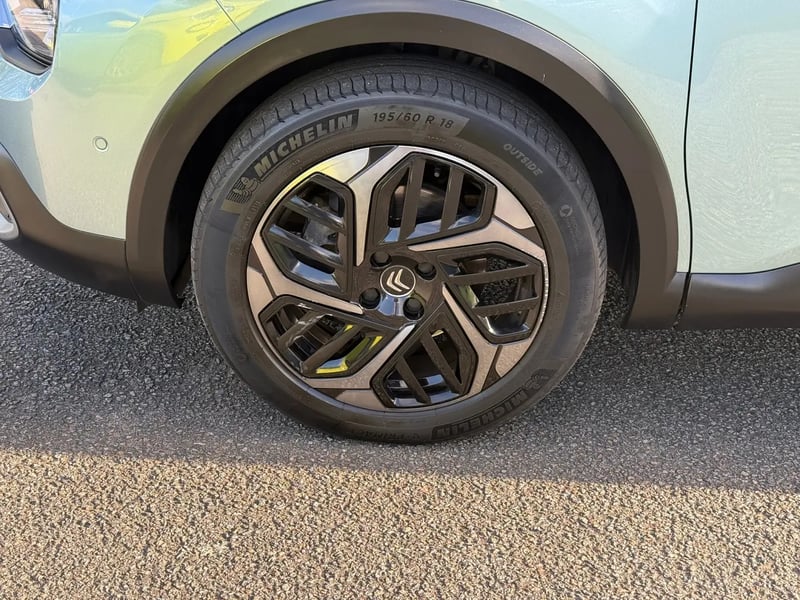 Photo de la voiture CITROEN C4 PureTech 130 S&S EAT8 Shine
