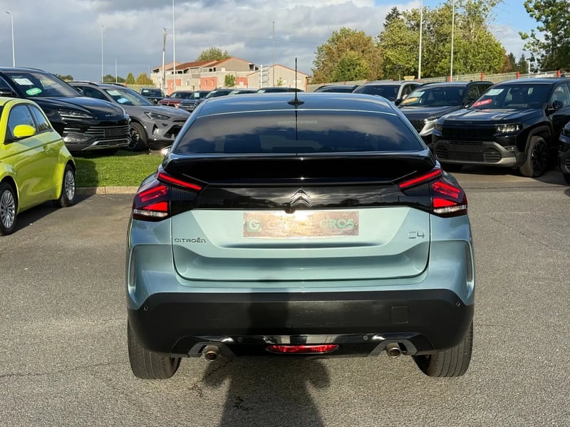 Photo de la voiture CITROEN C4 PureTech 130 S&S EAT8 Shine