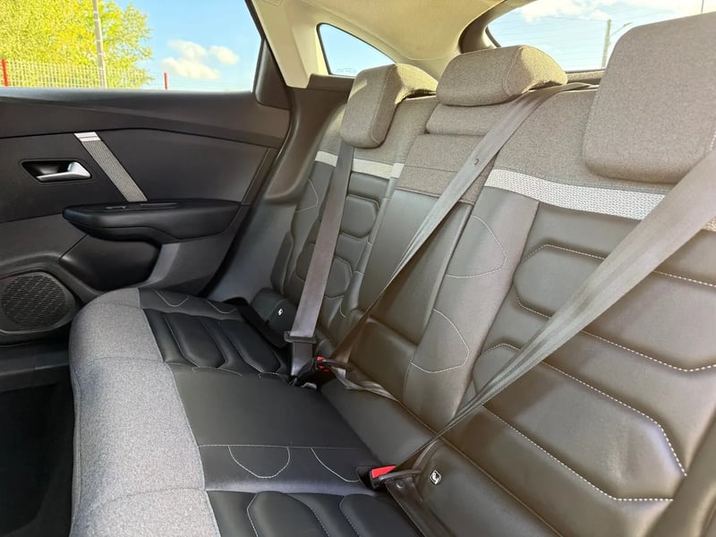 Photo de la voiture CITROEN C4 PureTech 130 S&S EAT8 Shine