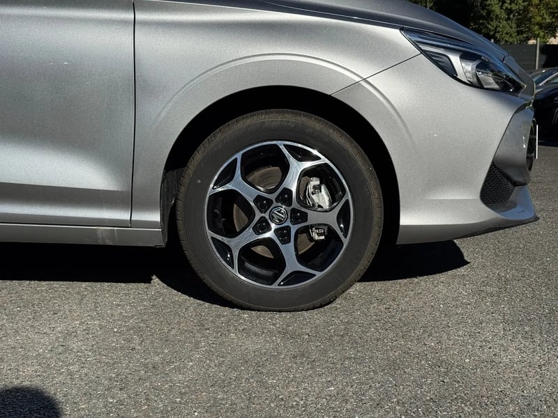 Photo de la voiture MG MG3 1.5 L Hybrid+ 195 ch Luxury