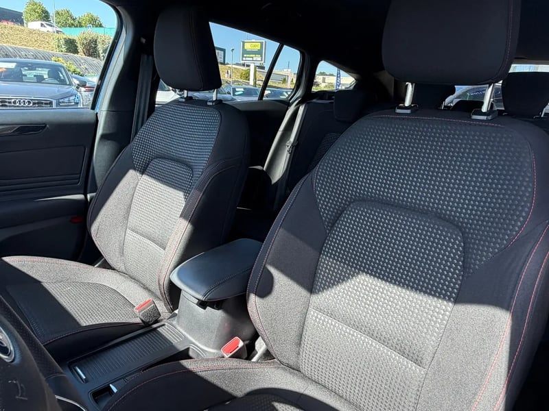Photo de la voiture FORD FOCUS SW 1.0 EcoBoost 125 S&S mHEV ST-Line X