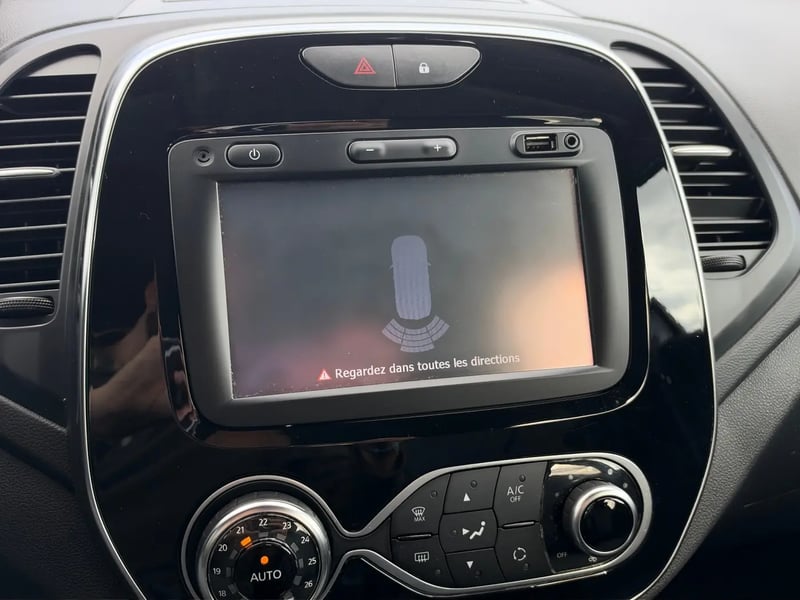 Photo de la voiture RENAULT CAPTUR dCi 90 Energy EDC Intens