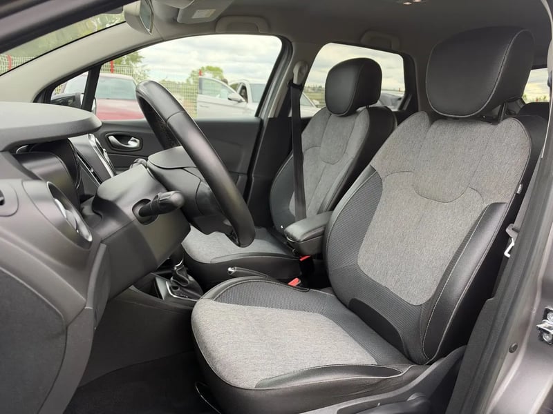 Photo de la voiture RENAULT CAPTUR dCi 90 Energy EDC Intens