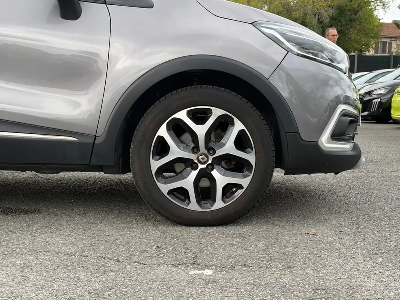 Photo de la voiture RENAULT CAPTUR dCi 90 Energy EDC Intens
