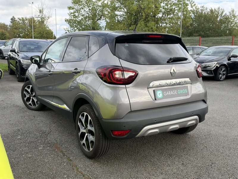 Photo de la voiture RENAULT CAPTUR dCi 90 Energy EDC Intens
