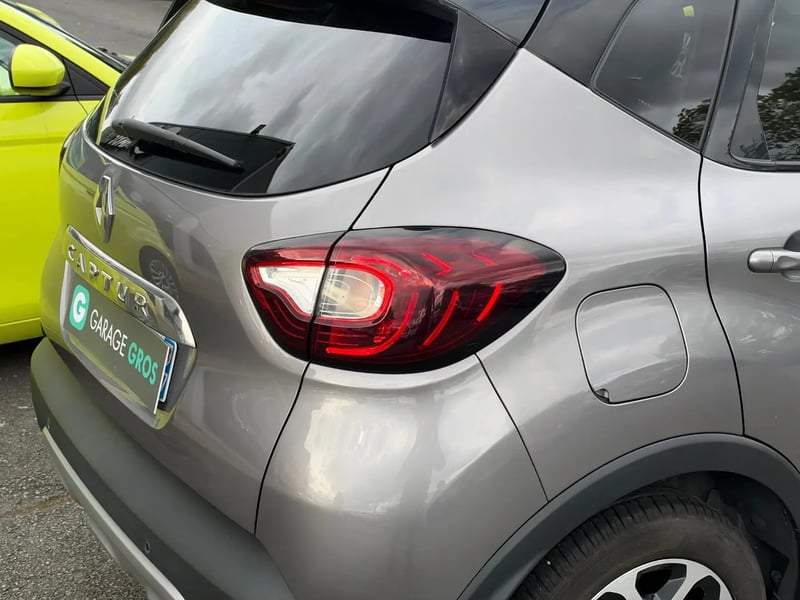 Photo de la voiture RENAULT CAPTUR dCi 90 Energy EDC Intens