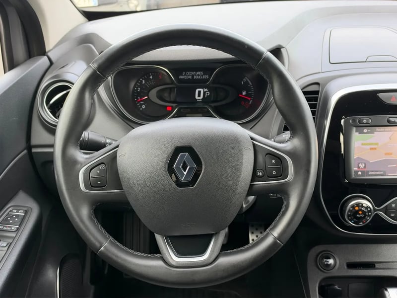 Photo de la voiture RENAULT CAPTUR dCi 90 Energy EDC Intens