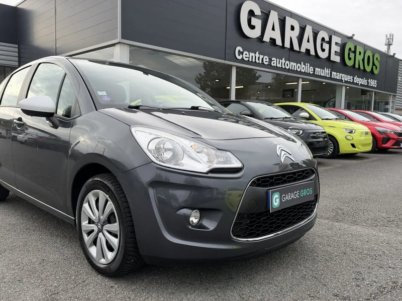 Photo de la voiture CITROEN C3 1.4i Passion Bleus
