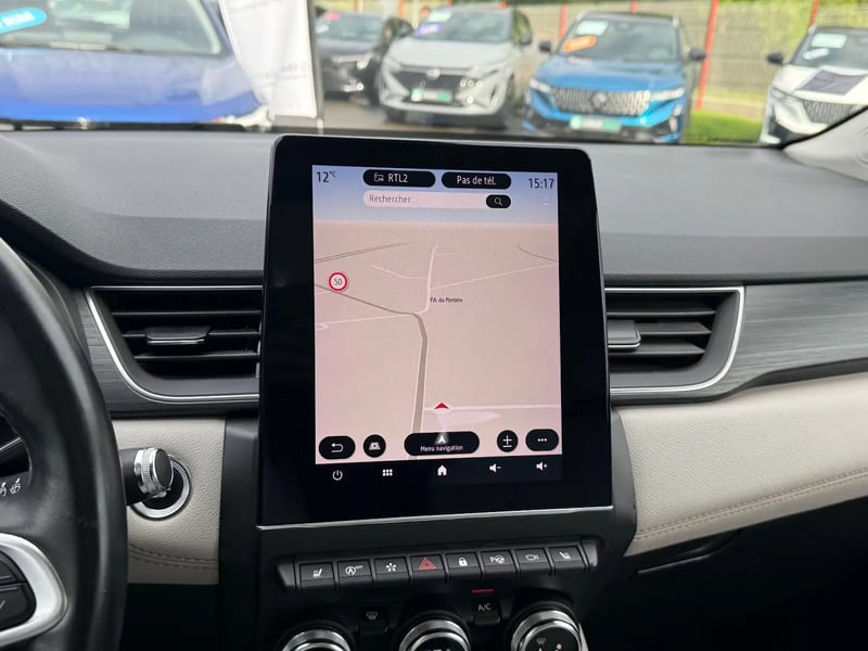 Photo de la voiture RENAULT CAPTUR Blue dCi 115 EDC Initiale Paris