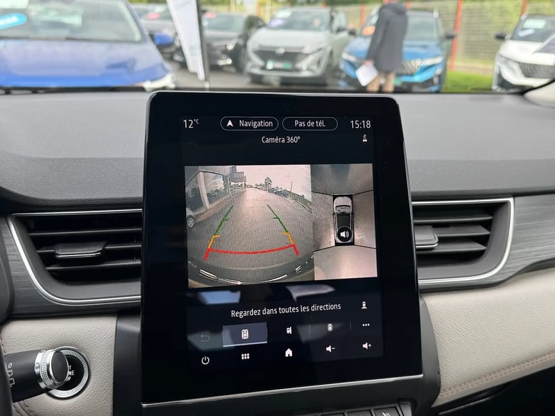 Photo de la voiture RENAULT CAPTUR Blue dCi 115 EDC Initiale Paris