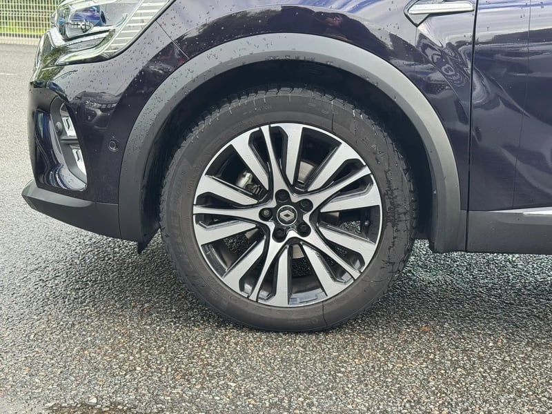 Photo de la voiture RENAULT CAPTUR Blue dCi 115 EDC Initiale Paris