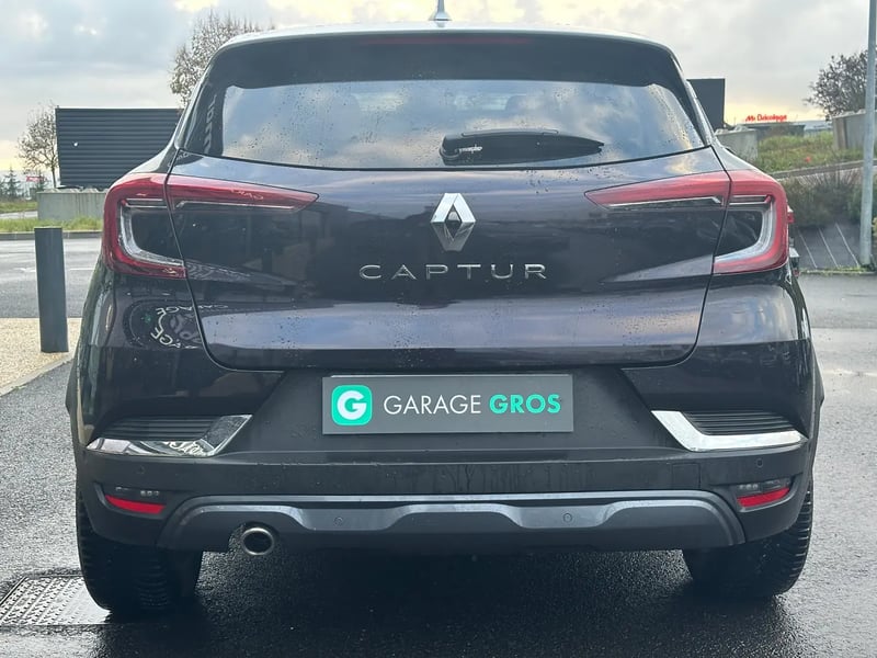 Photo de la voiture RENAULT CAPTUR Blue dCi 115 EDC Initiale Paris