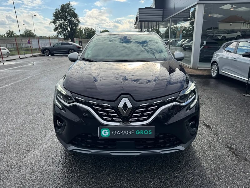 Photo de la voiture RENAULT CAPTUR Blue dCi 115 EDC Initiale Paris
