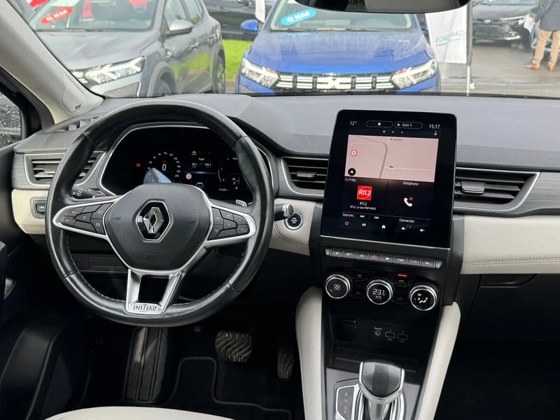 Photo de la voiture RENAULT CAPTUR Blue dCi 115 EDC Initiale Paris