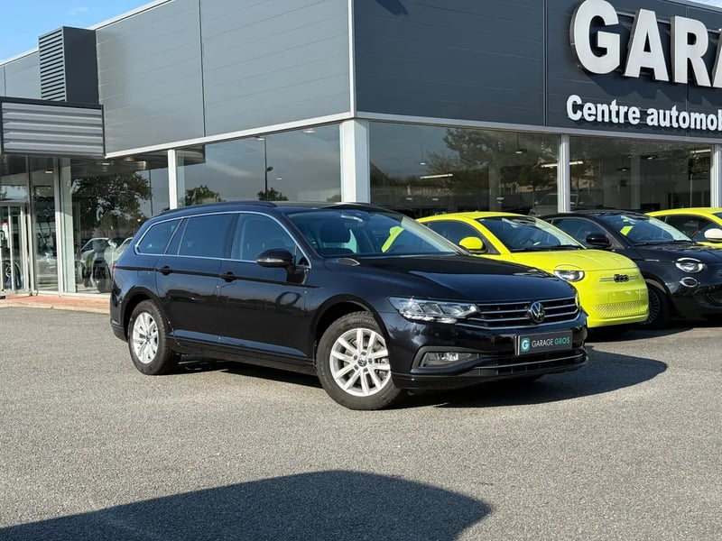 Photo de la voiture VOLKSWAGEN PASSAT SW 2.0 TDI EVO SCR 150 DSG7 Life Plus