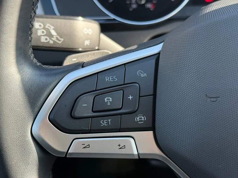 Photo de la voiture VOLKSWAGEN PASSAT SW 2.0 TDI EVO SCR 150 DSG7 Life Plus