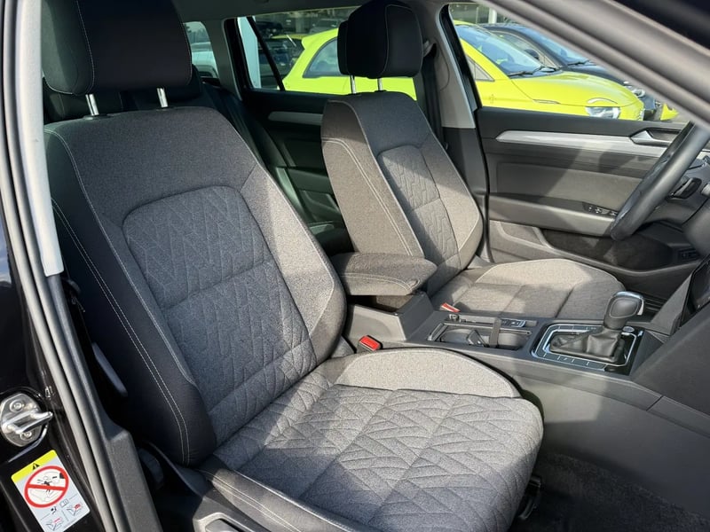 Photo de la voiture VOLKSWAGEN PASSAT SW 2.0 TDI EVO SCR 150 DSG7 Life Plus