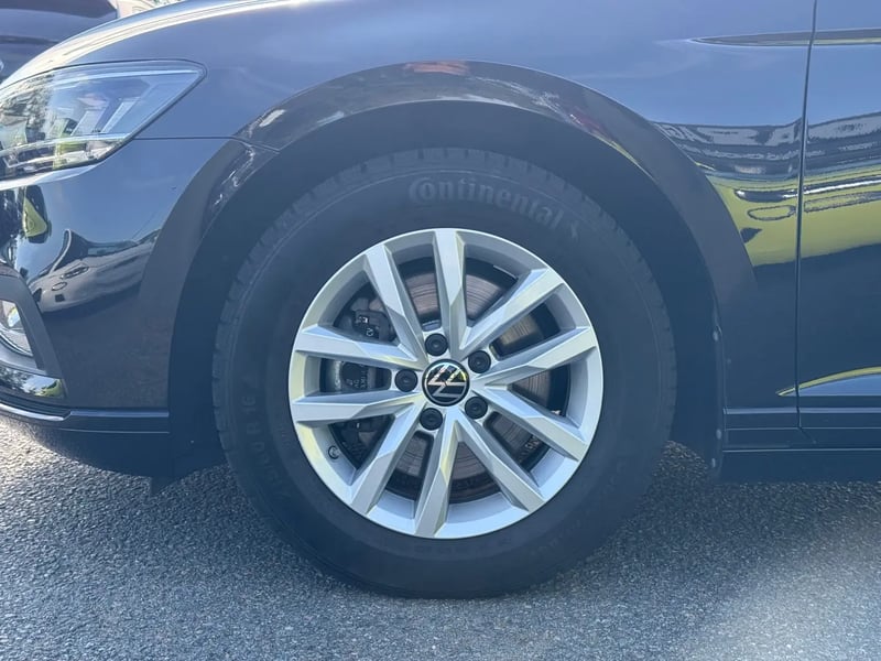 Photo de la voiture VOLKSWAGEN PASSAT SW 2.0 TDI EVO SCR 150 DSG7 Life Plus
