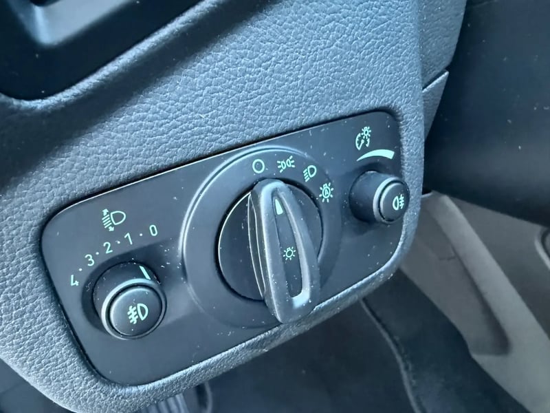 Photo de la voiture FORD KUGA 2.0 TDCi 120 S&S 4x2 BVM6 Titanium