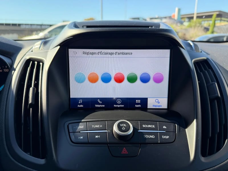 Photo de la voiture FORD KUGA 2.0 TDCi 120 S&S 4x2 BVM6 Titanium