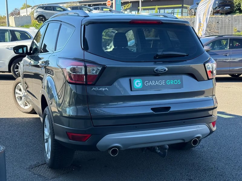 Photo de la voiture FORD KUGA 2.0 TDCi 120 S&S 4x2 BVM6 Titanium
