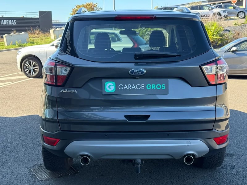 Photo de la voiture FORD KUGA 2.0 TDCi 120 S&S 4x2 BVM6 Titanium