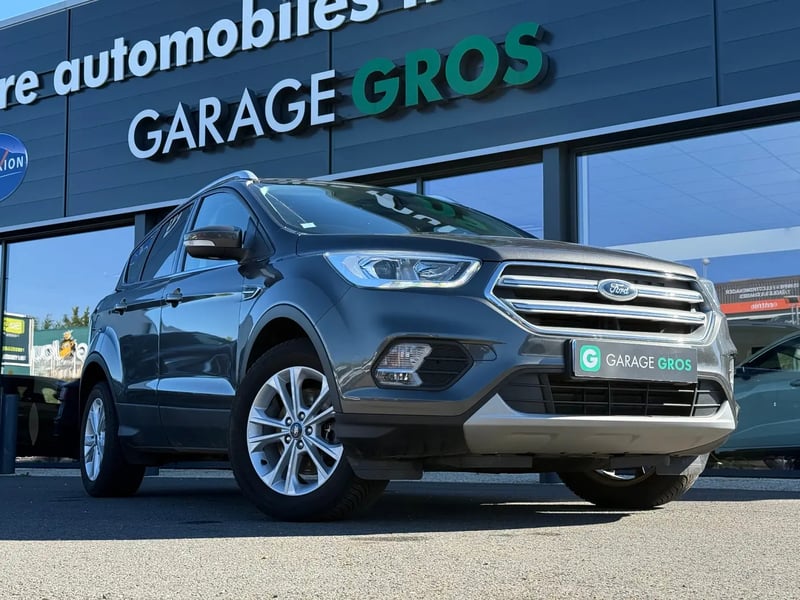 Photo de la voiture FORD KUGA 2.0 TDCi 120 S&S 4x2 BVM6 Titanium