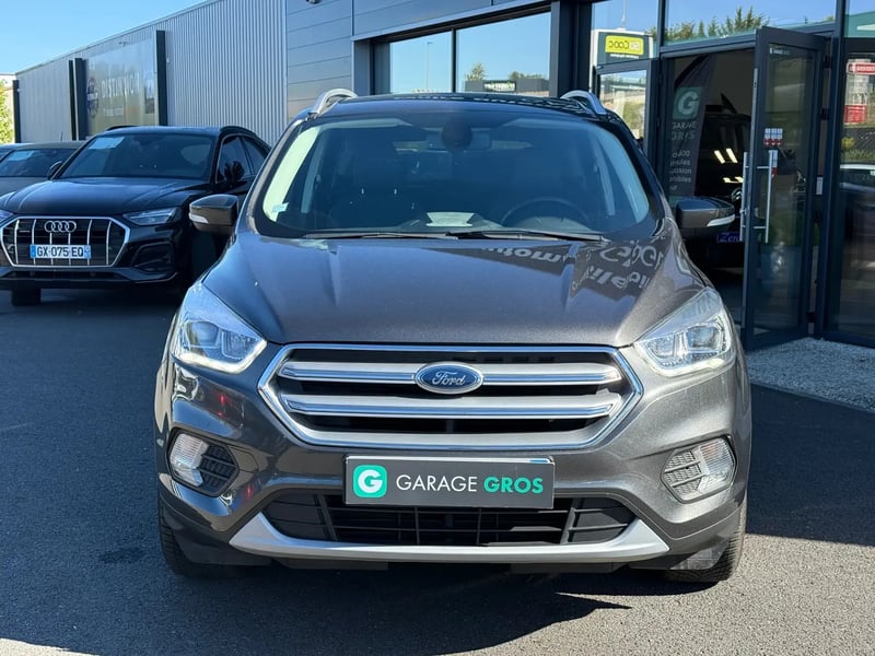 Photo de la voiture FORD KUGA 2.0 TDCi 120 S&S 4x2 BVM6 Titanium