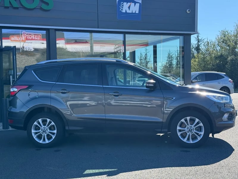 Photo de la voiture FORD KUGA 2.0 TDCi 120 S&S 4x2 BVM6 Titanium