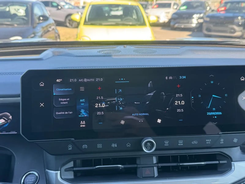 Photo de la voiture JEEP COMPASS 1.2 Turbo T3 145 ch BVR6 e-Hybrid Summit