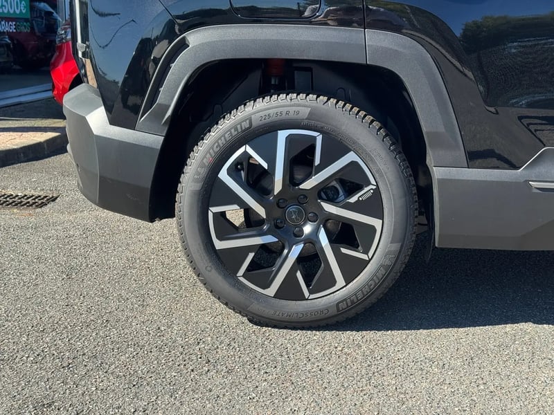 Photo de la voiture JEEP COMPASS 1.2 Turbo T3 145 ch BVR6 e-Hybrid Summit