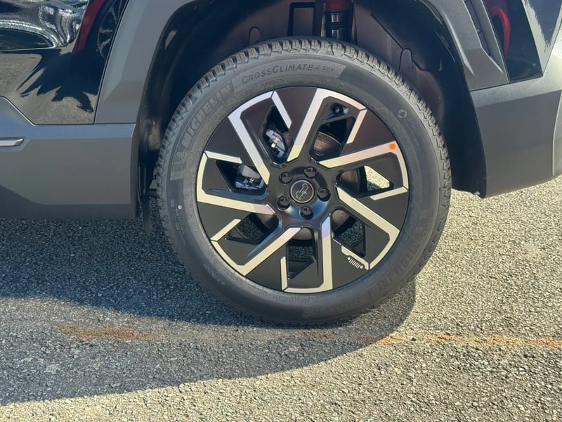 Photo de la voiture JEEP COMPASS 1.2 Turbo T3 145 ch BVR6 e-Hybrid Summit