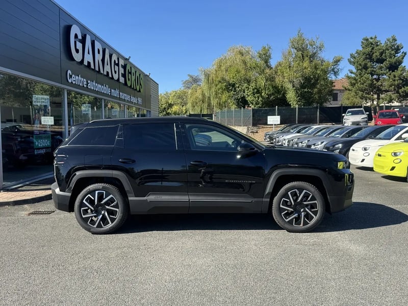 Photo de la voiture JEEP COMPASS 1.2 Turbo T3 145 ch BVR6 e-Hybrid Summit