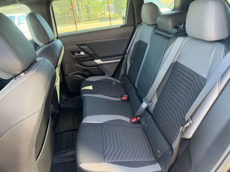 Photo de la voiture JEEP COMPASS 1.2 Turbo T3 145 ch BVR6 e-Hybrid Summit