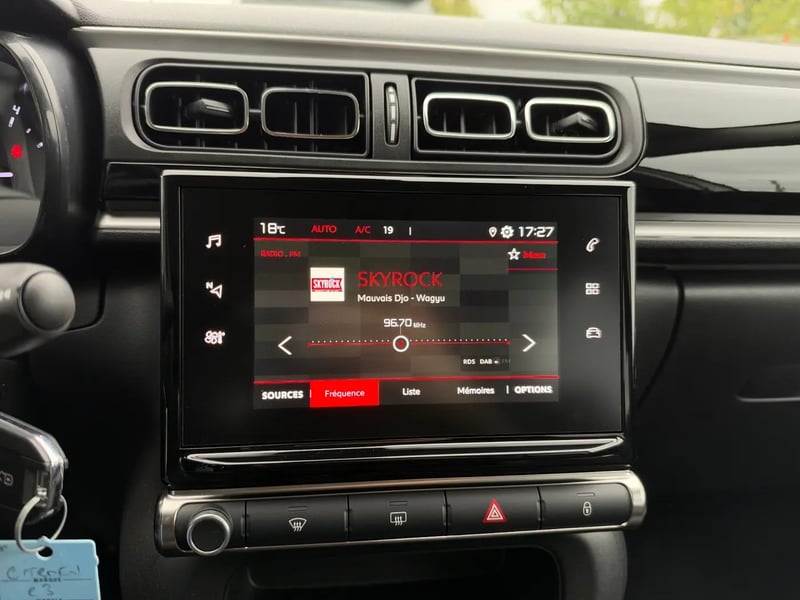Photo de la voiture CITROEN C3 PureTech 110 ch BVM6 Max