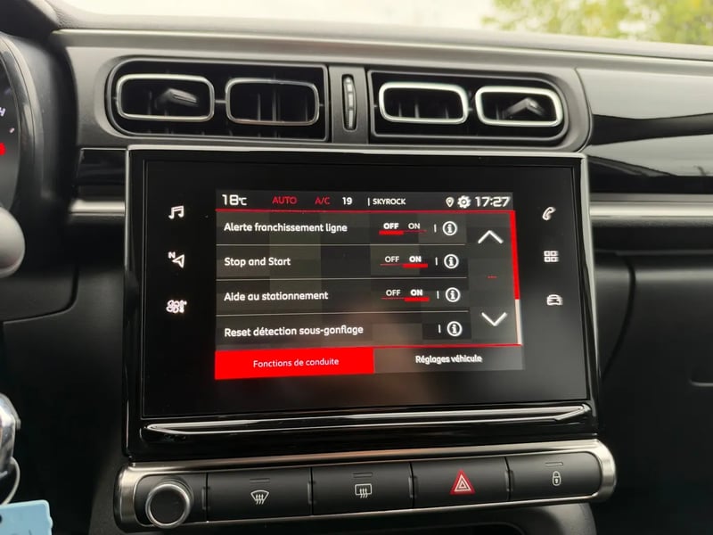 Photo de la voiture CITROEN C3 PureTech 110 ch BVM6 Max