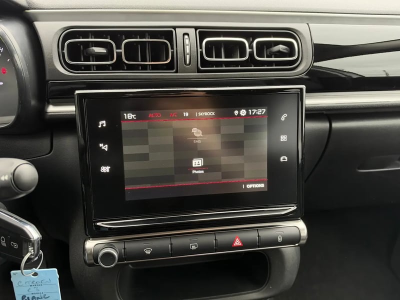 Photo de la voiture CITROEN C3 PureTech 110 ch BVM6 Max