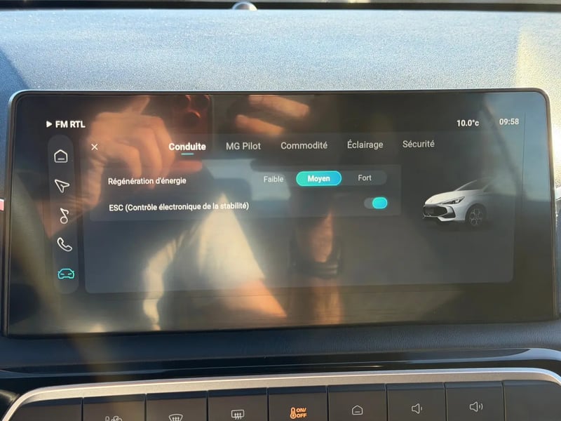 Photo de la voiture MG MG3 1.5 L Hybrid+ 195 ch Standard