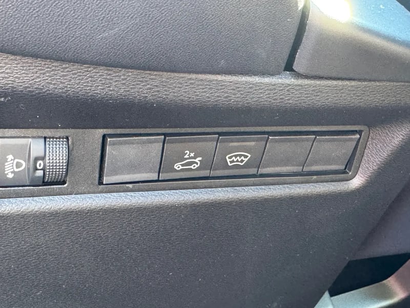 Photo de la voiture JEEP COMPASS 1.2 Turbo T3 145 ch BVR6 e-Hybrid Altitude