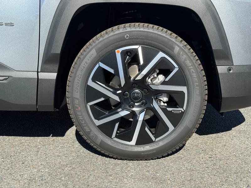 Photo de la voiture JEEP COMPASS 1.2 Turbo T3 145 ch BVR6 e-Hybrid Altitude