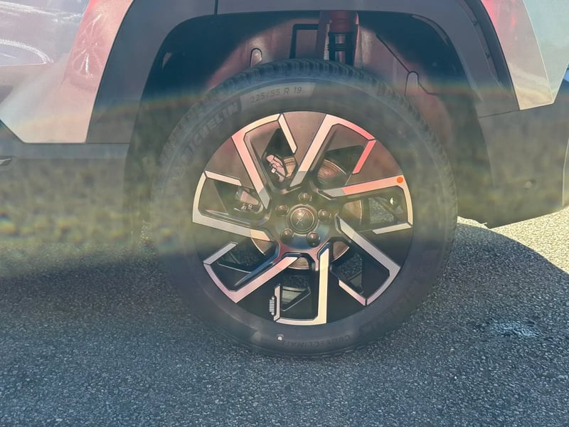 Photo de la voiture JEEP COMPASS 1.2 Turbo T3 145 ch BVR6 e-Hybrid Altitude