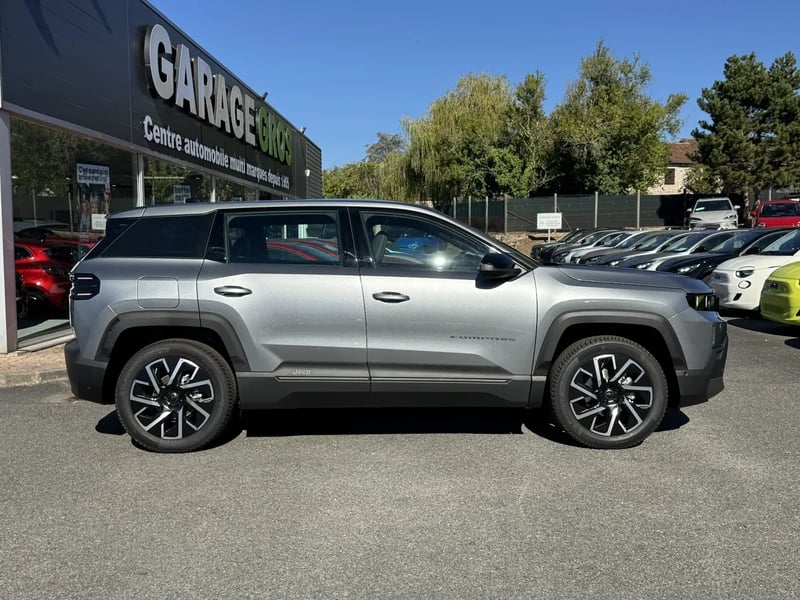 Photo de la voiture JEEP COMPASS 1.2 Turbo T3 145 ch BVR6 e-Hybrid Altitude