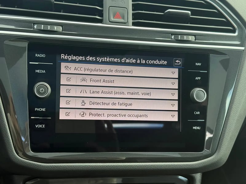 Photo de la voiture VOLKSWAGEN TIGUAN 2.0 TDI 150ch DSG7 R-Line