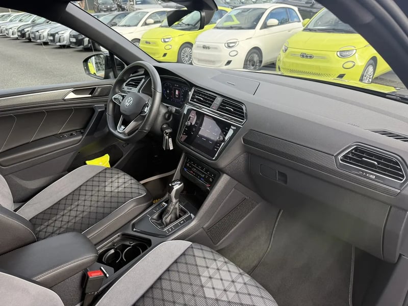 Photo de la voiture VOLKSWAGEN TIGUAN 2.0 TDI 150ch DSG7 R-Line