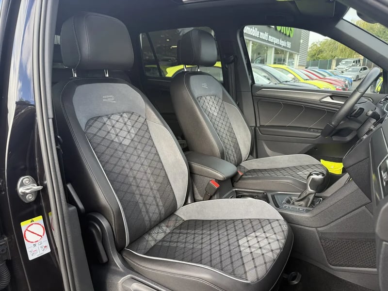 Photo de la voiture VOLKSWAGEN TIGUAN 2.0 TDI 150ch DSG7 R-Line